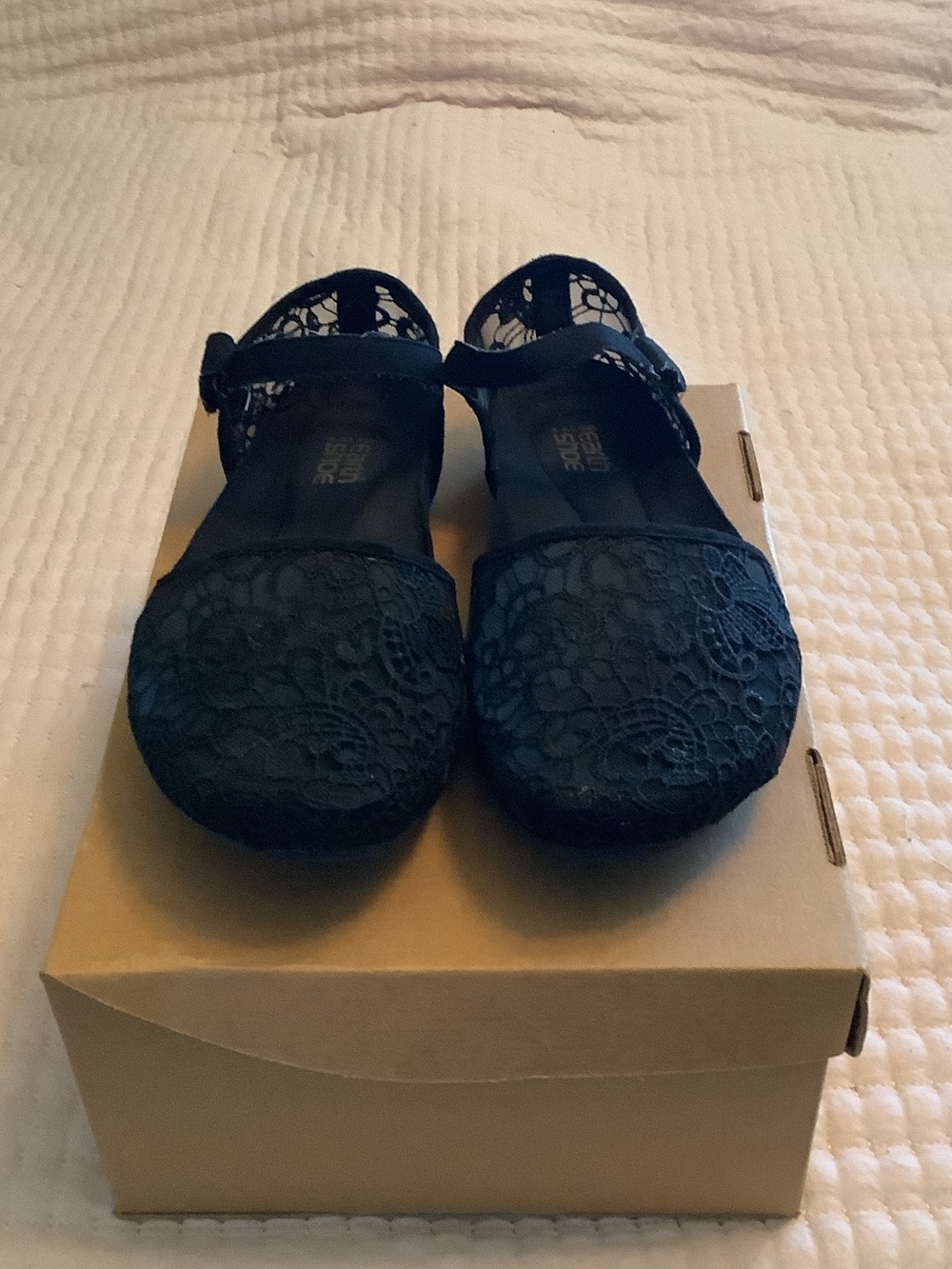 Earth Kalso “Envision” Women's Black Lace Mary Jane Flats